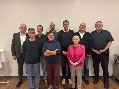 Ein Teil der Kandidatinnen und Kandididaten mit Bürgermeister Christoph König